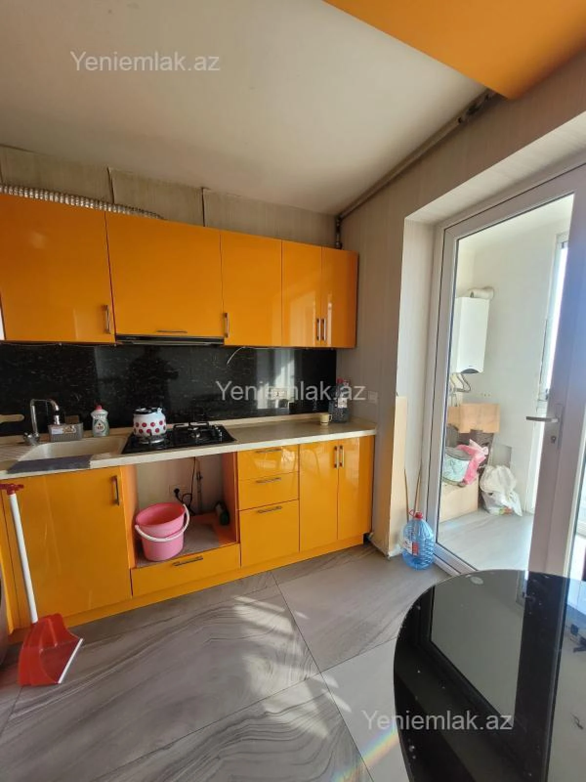 Satılır 3 otaqlı köhnə tikili 68 m²