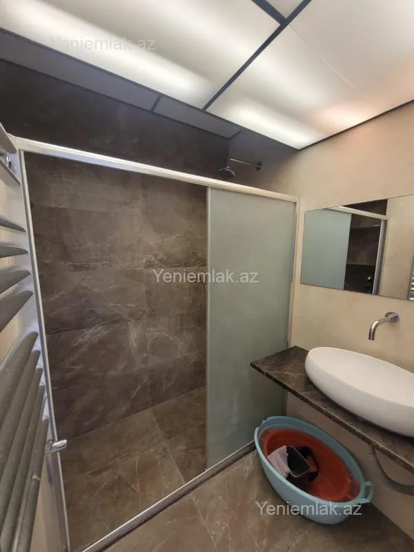 Satılır 3 otaqlı köhnə tikili 68 m²