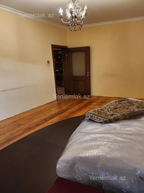 Satılır 3 otaqlı köhnə tikili 85 m²