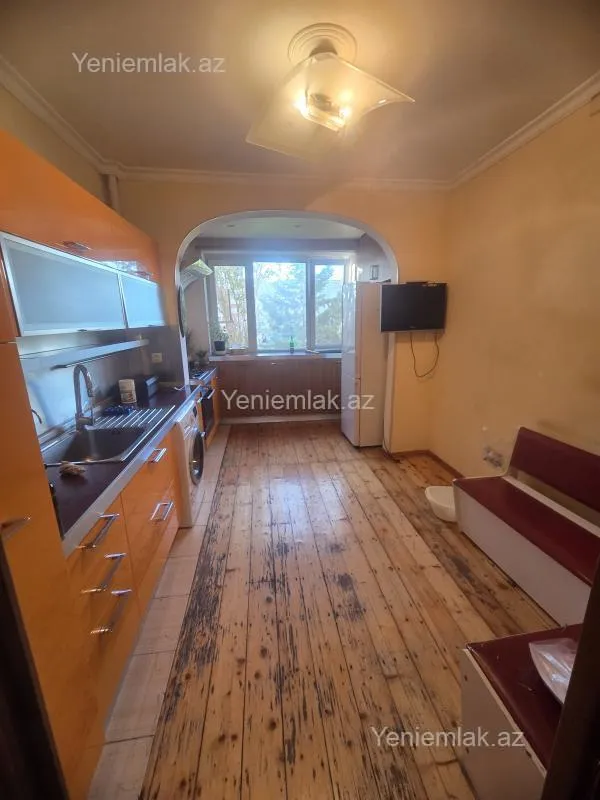 Satılır 3 otaqlı köhnə tikili 85 m²