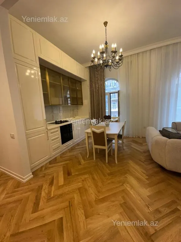 Satılır 3 otaqlı yeni tikili 86 m²