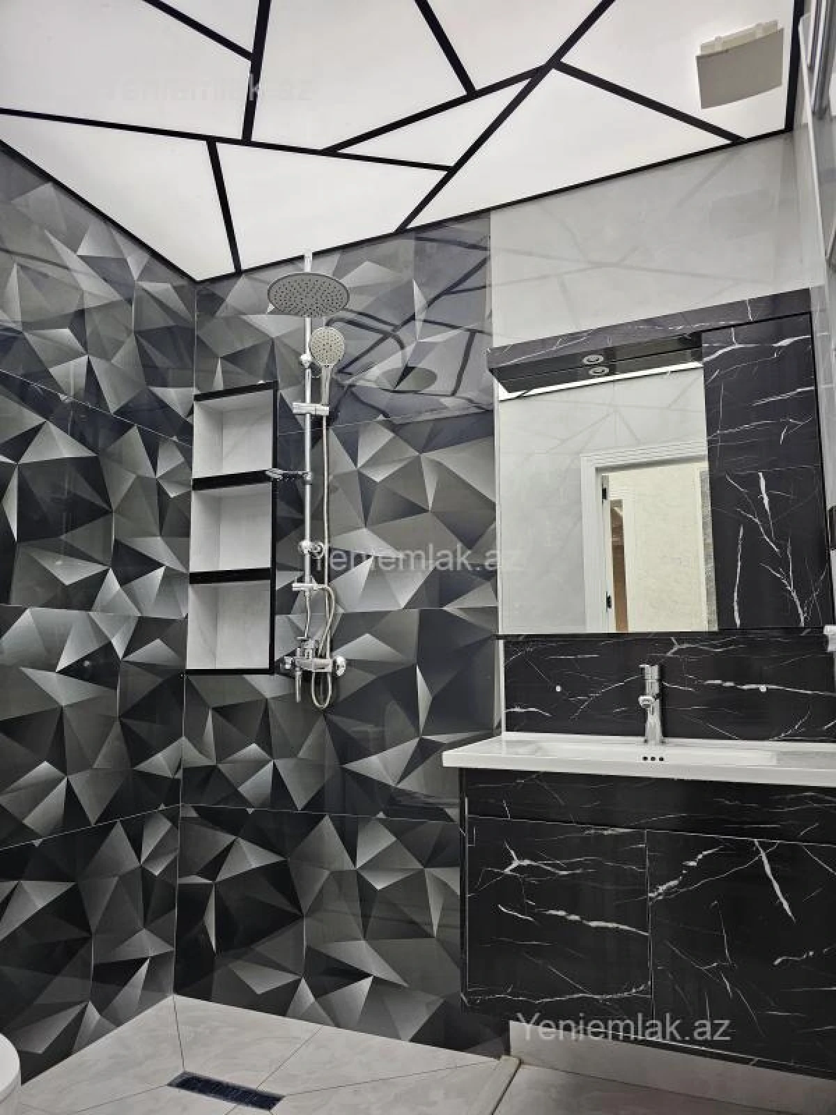 Satılır 3 otaqlı yeni tikili 68.5 m²