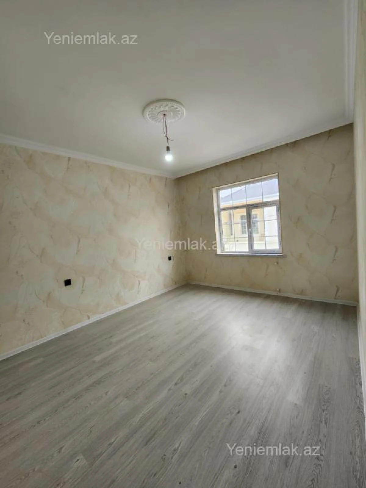 Satılır 4 otaqlı həyət evi 90 m²