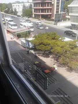 Satılır 4 otaqlı köhnə tikili 115 m²