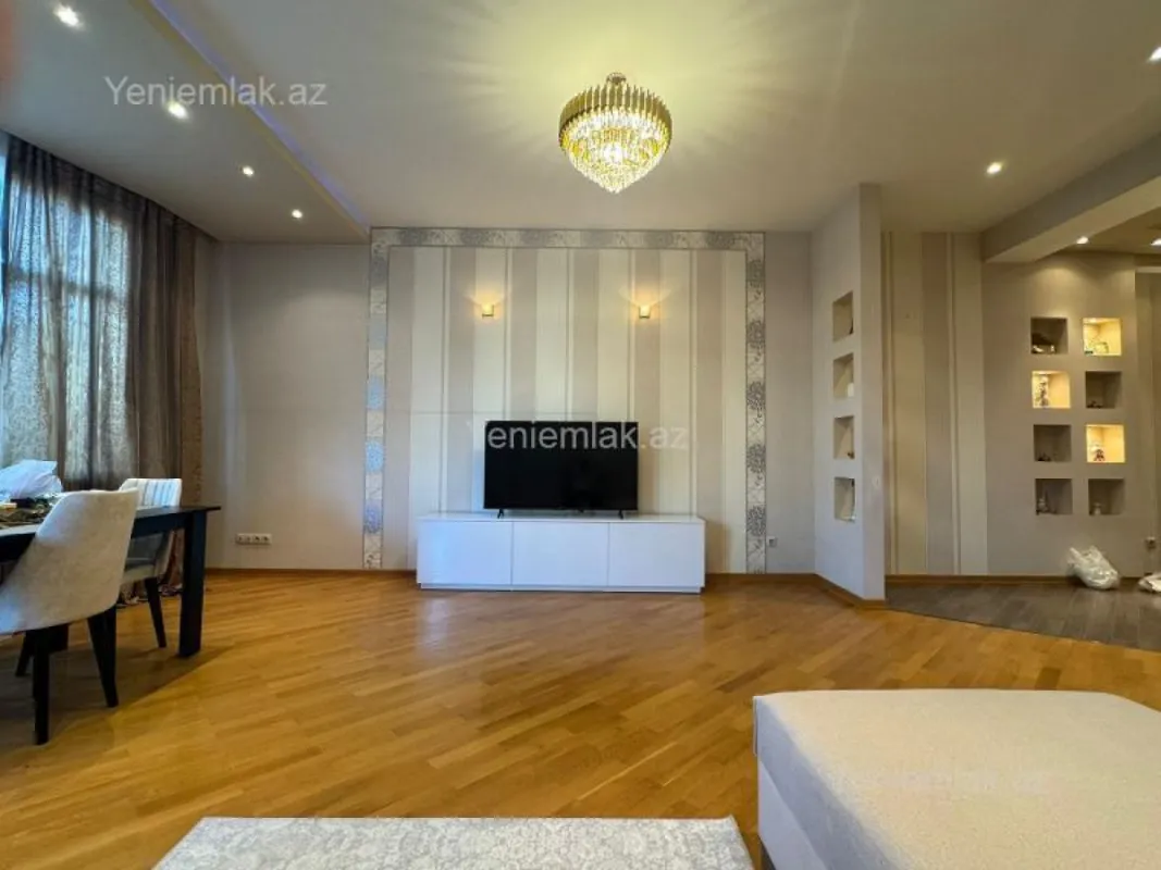 Satılır 3 otaqlı yeni tikili 107 m²