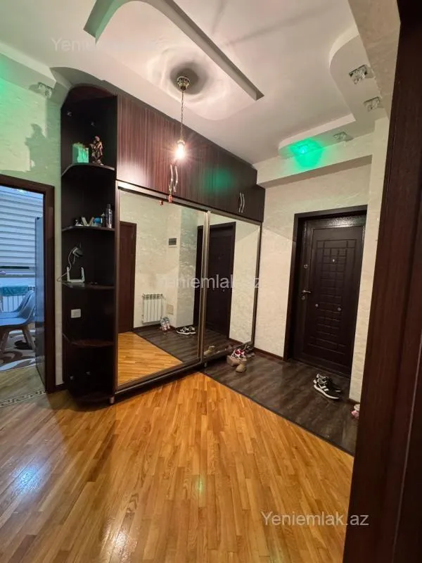 Satılır 3 otaqlı yeni tikili 85 m²