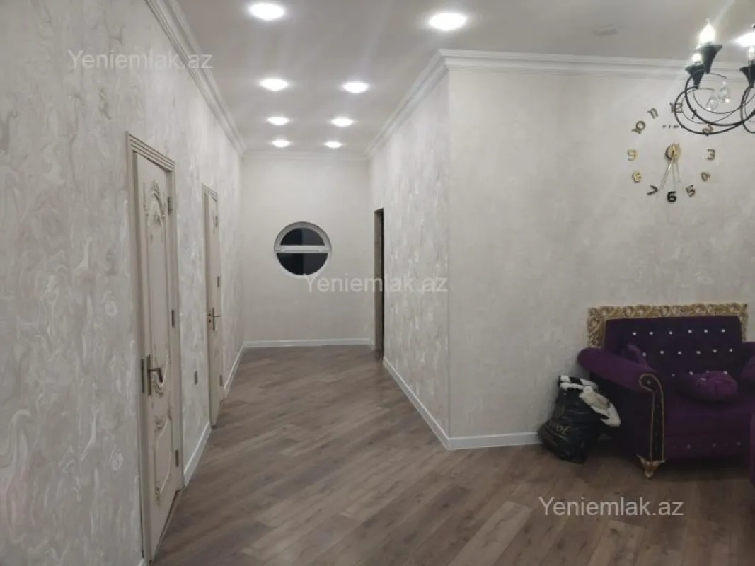 Satılır 11 otaqlı həyət evi 355 m²