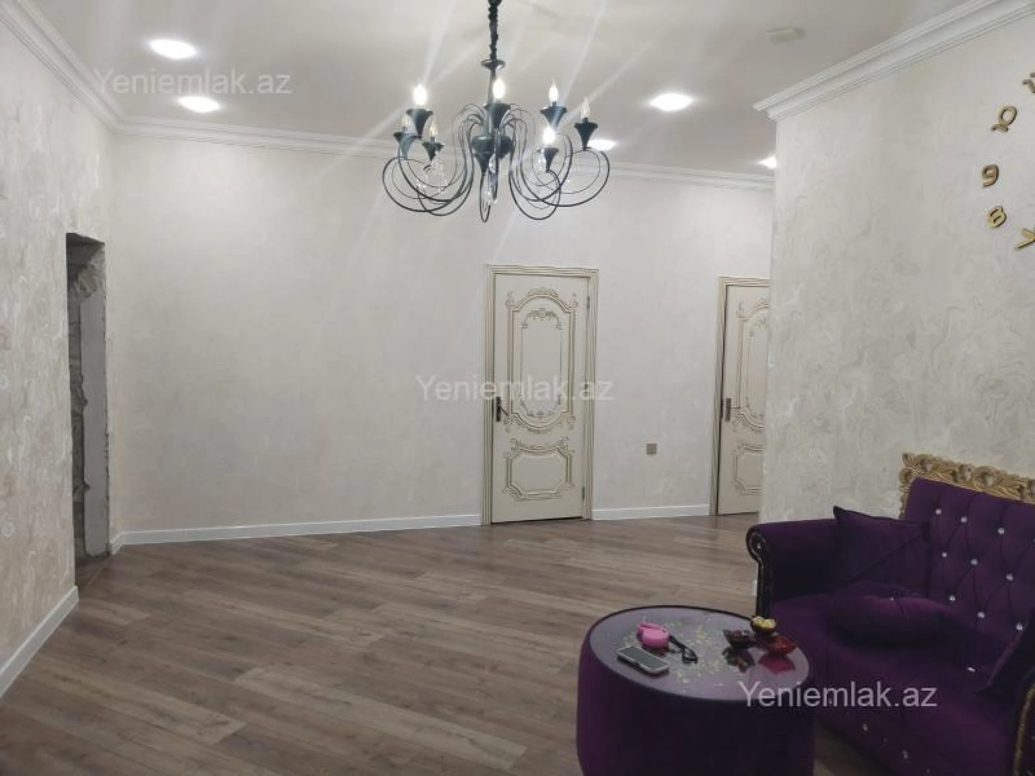 Satılır 11 otaqlı həyət evi 355 m²