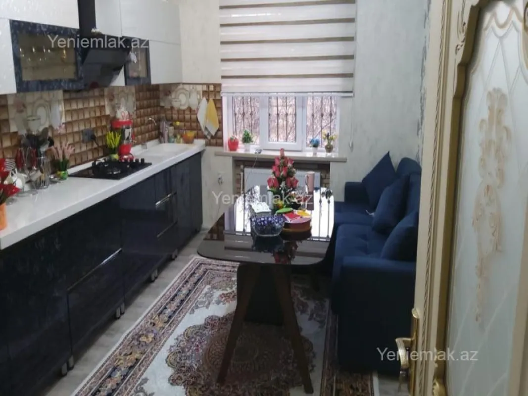 Satılır 11 otaqlı həyət evi 355 m²