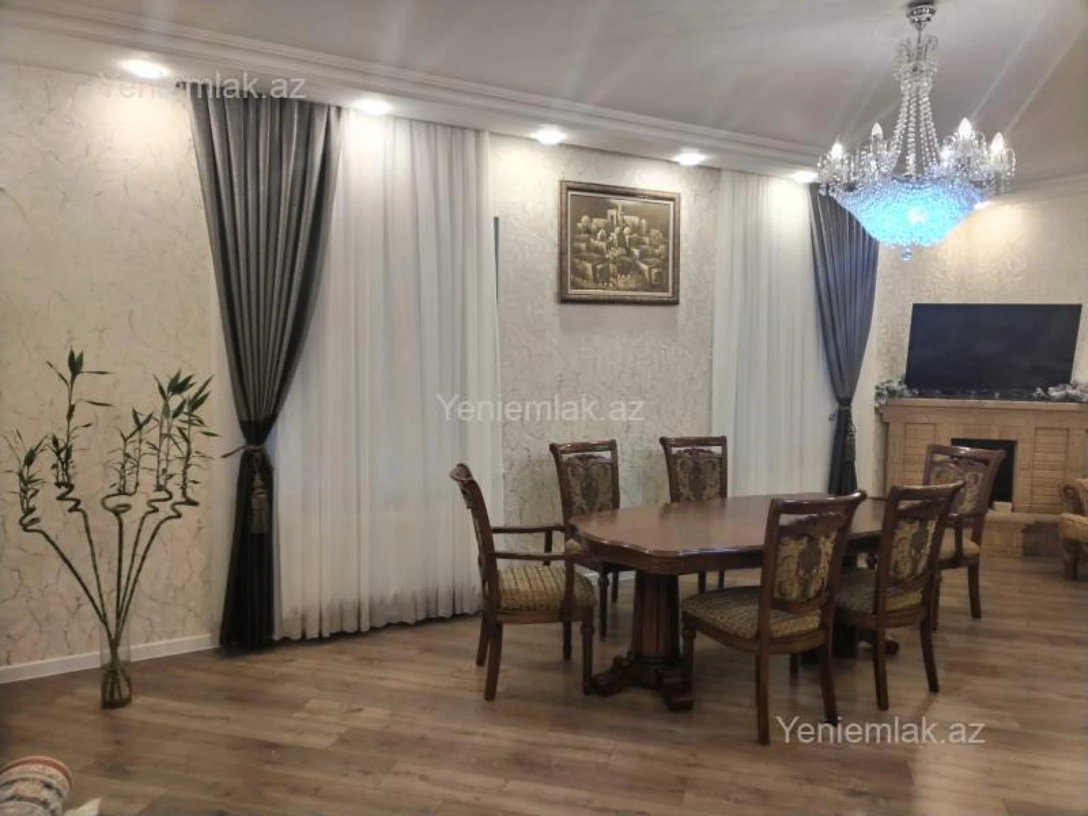 Satılır 11 otaqlı həyət evi 355 m²