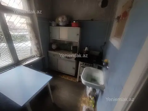 Satılır 3 otaqlı köhnə tikili 80 m²