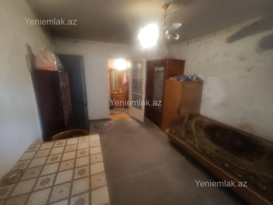 Satılır 3 otaqlı köhnə tikili 80 m²