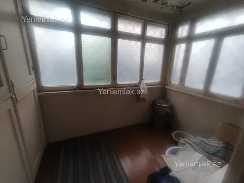 Satılır 3 otaqlı köhnə tikili 80 m²