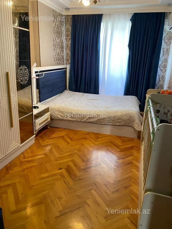 Satılır 3 otaqlı köhnə tikili 90 m²