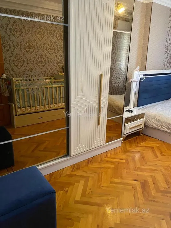 Satılır 3 otaqlı köhnə tikili 90 m²