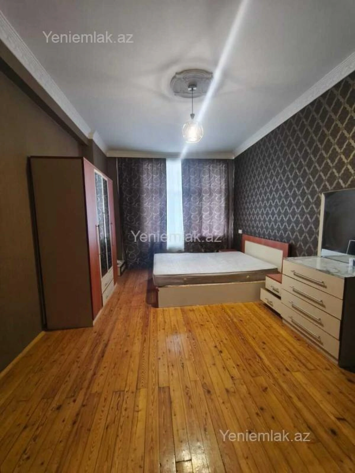 Satılır 2 otaqlı köhnə tikili 60 m²