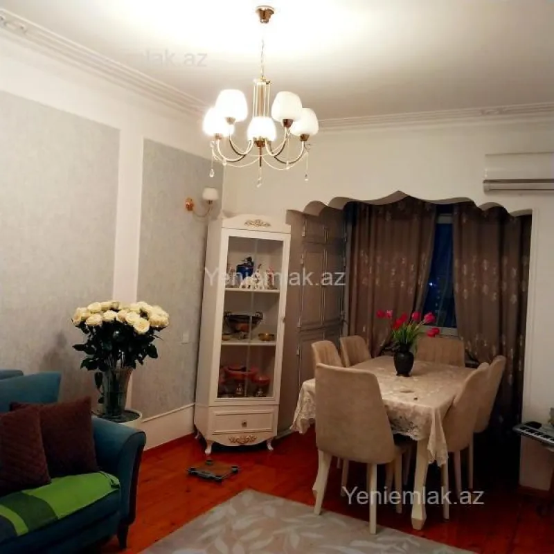 Satılır 3 otaqlı köhnə tikili 90 m²