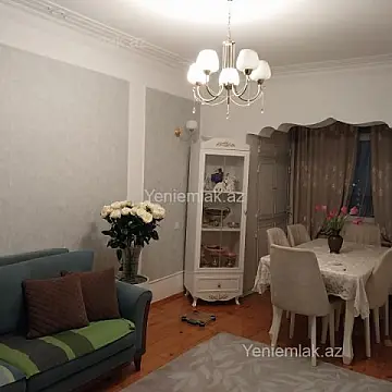 Satılır 3 otaqlı köhnə tikili 90 m²