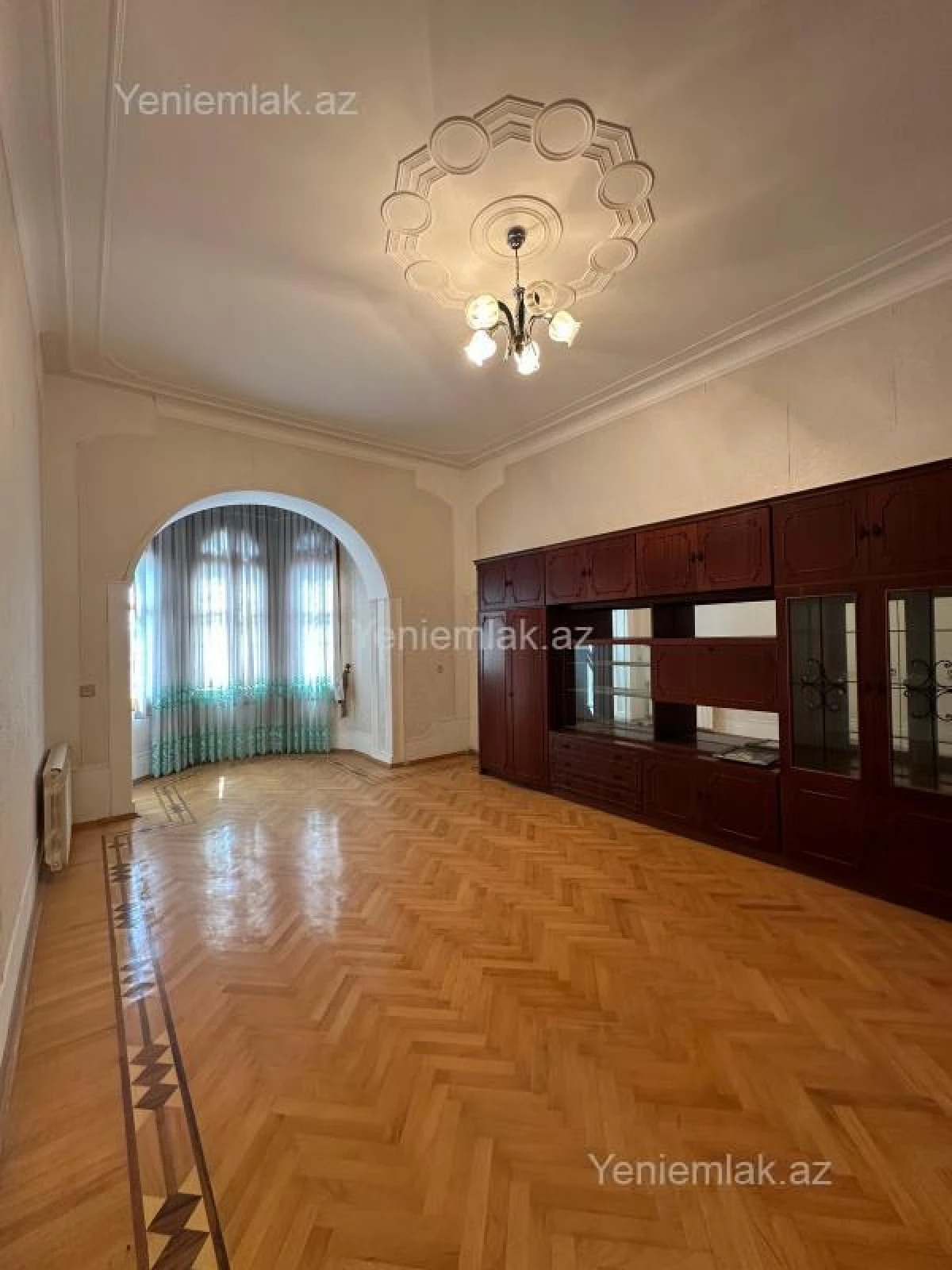 Satılır 6 otaqlı həyət evi 270 m²