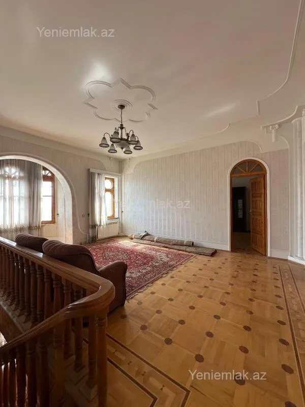 Satılır 6 otaqlı həyət evi 270 m²