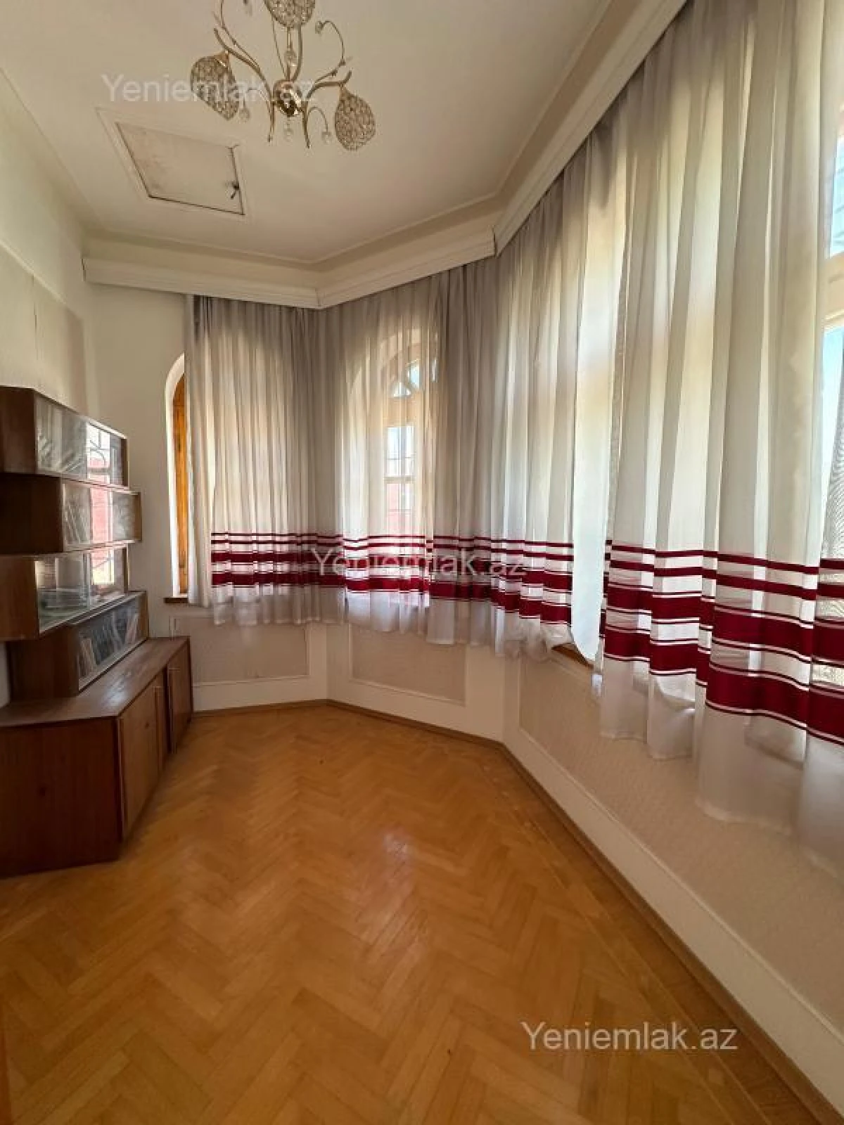 Satılır 6 otaqlı həyət evi 270 m²