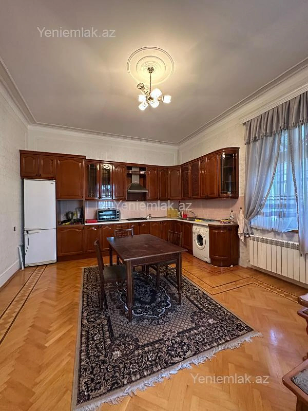 Satılır 6 otaqlı həyət evi 270 m²