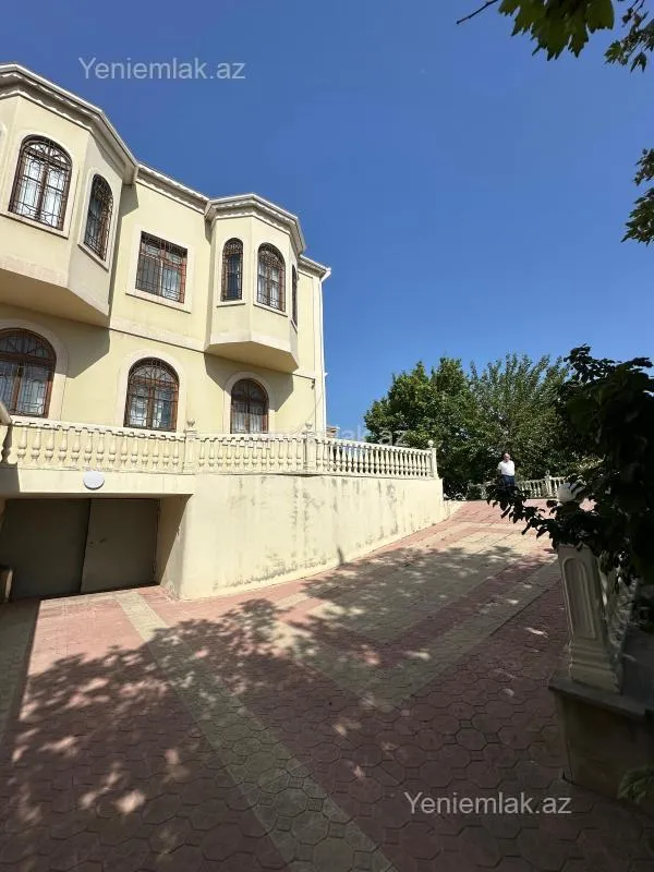 Satılır 6 otaqlı həyət evi 270 m²