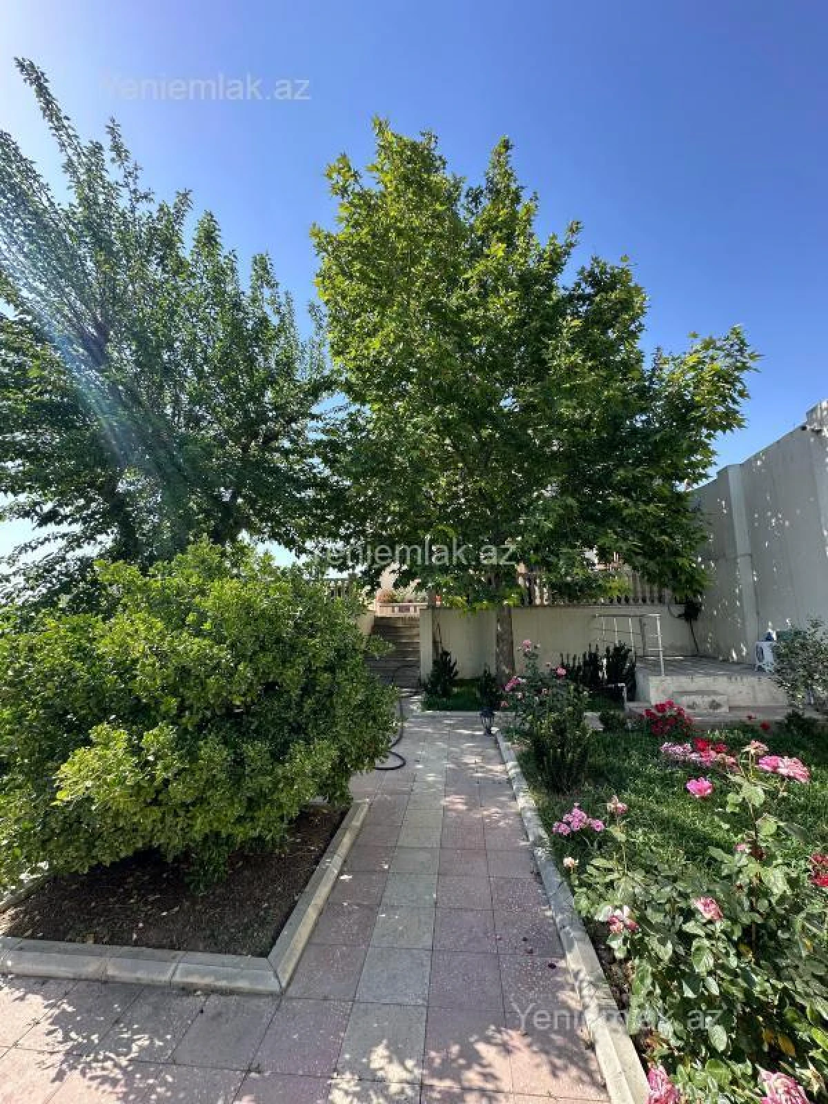 Satılır 6 otaqlı həyət evi 270 m²