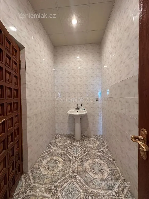 Satılır 6 otaqlı həyət evi 270 m²