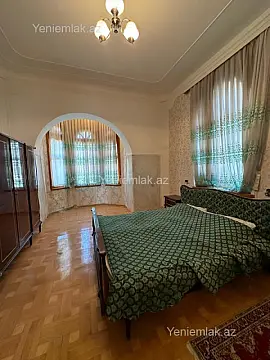 Satılır 6 otaqlı həyət evi 270 m²