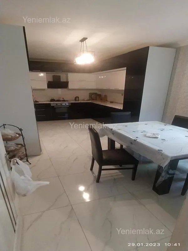 Satılır 4 otaqlı həyət evi 132 m²