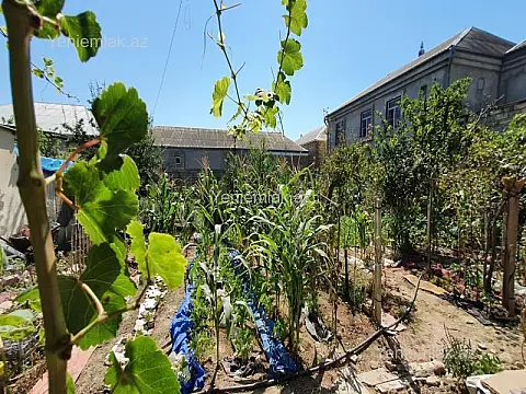 Satılır 4 otaqlı həyət evi 132 m²