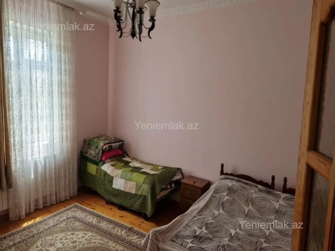Satılır 5 otaqlı həyət evi 350 m²