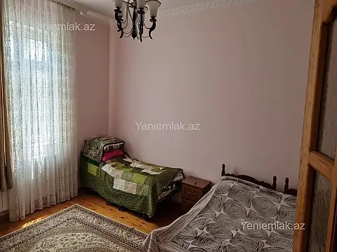 Satılır 5 otaqlı həyət evi 350 m²