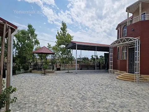 Satılır 5 otaqlı həyət evi 350 m²