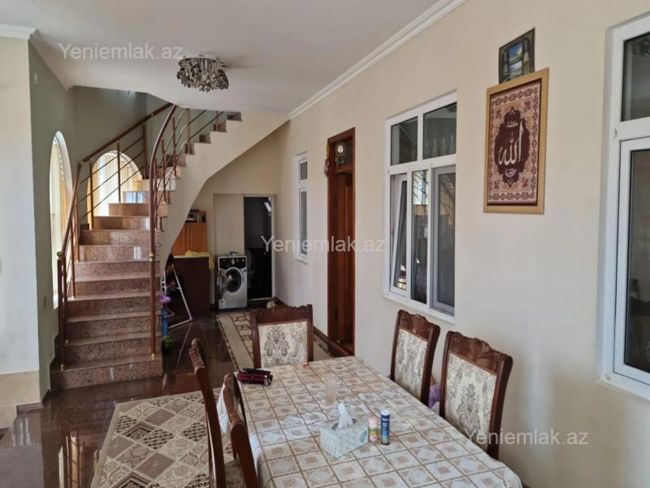 Satılır 5 otaqlı həyət evi 350 m²