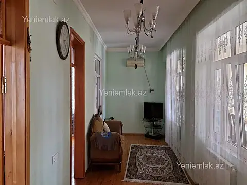 Satılır 5 otaqlı həyət evi 350 m²