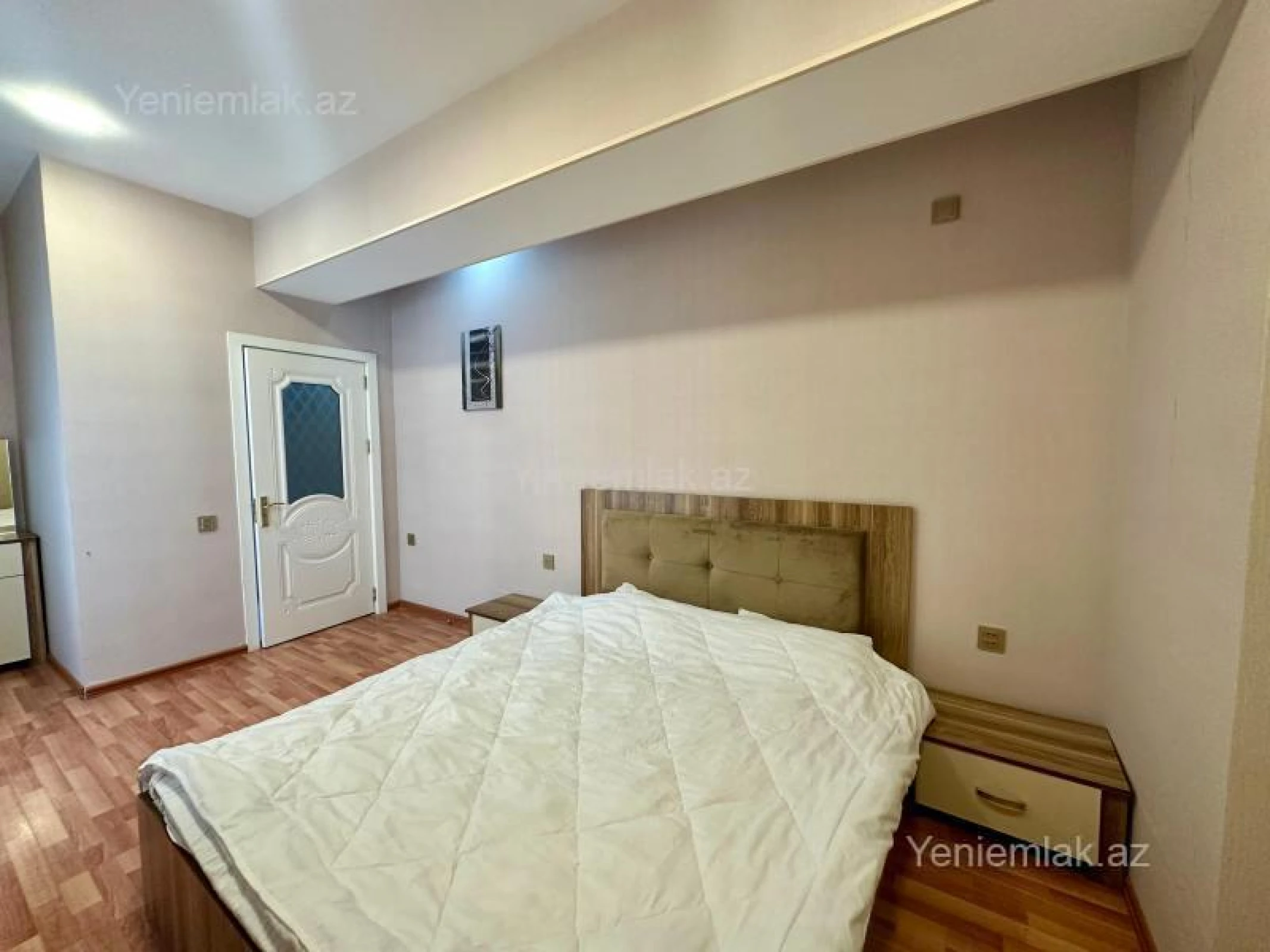 Satılır 3 otaqlı yeni tikili 120 m²