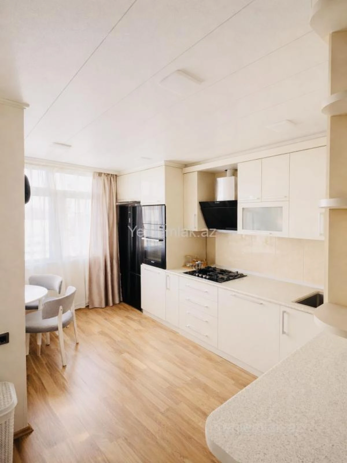 Satılır 3 otaqlı köhnə tikili 85 m²