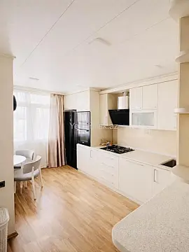 Satılır 3 otaqlı köhnə tikili 85 m²