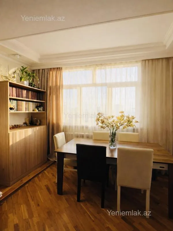 Satılır 3 otaqlı köhnə tikili 85 m²