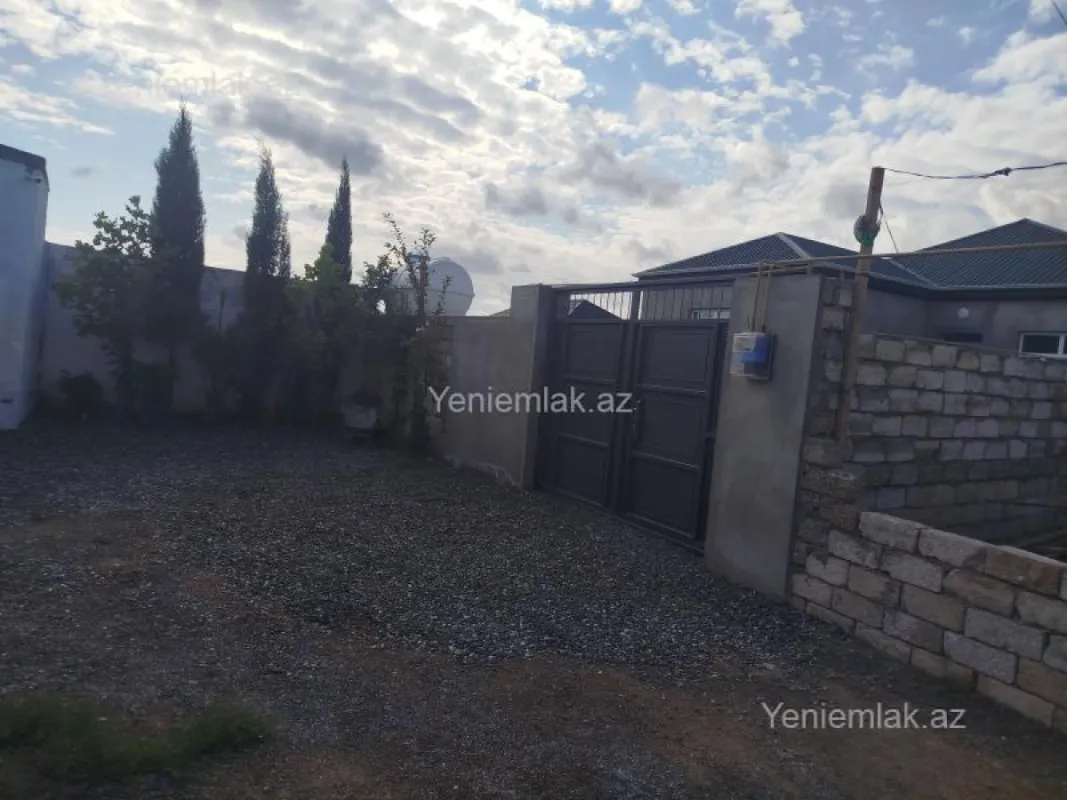 Satılır 3 otaqlı həyət evi 100 m²