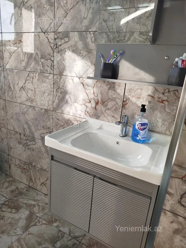 Satılır 3 otaqlı həyət evi 100 m²