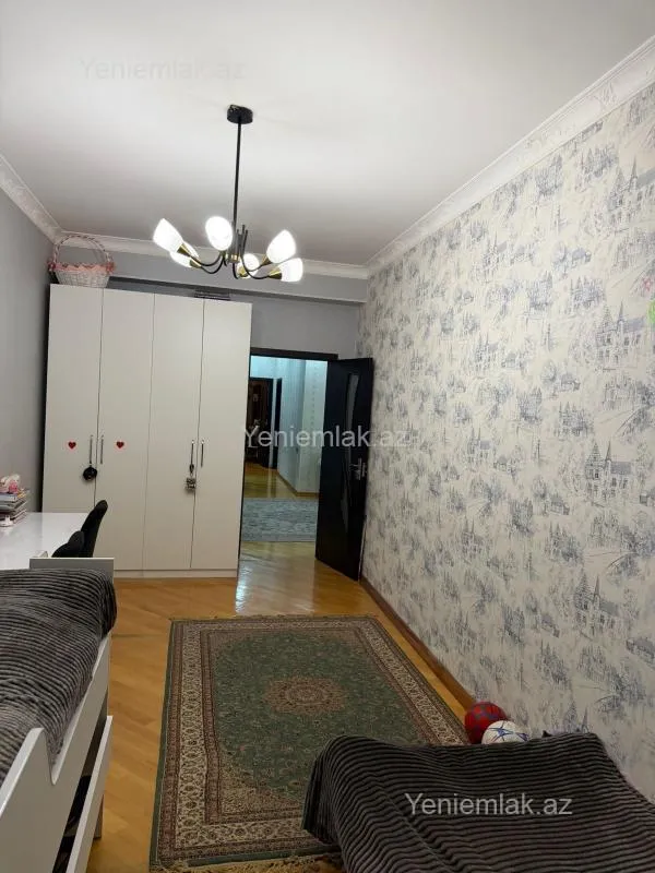 Satılır 4 otaqlı yeni tikili 135 m²