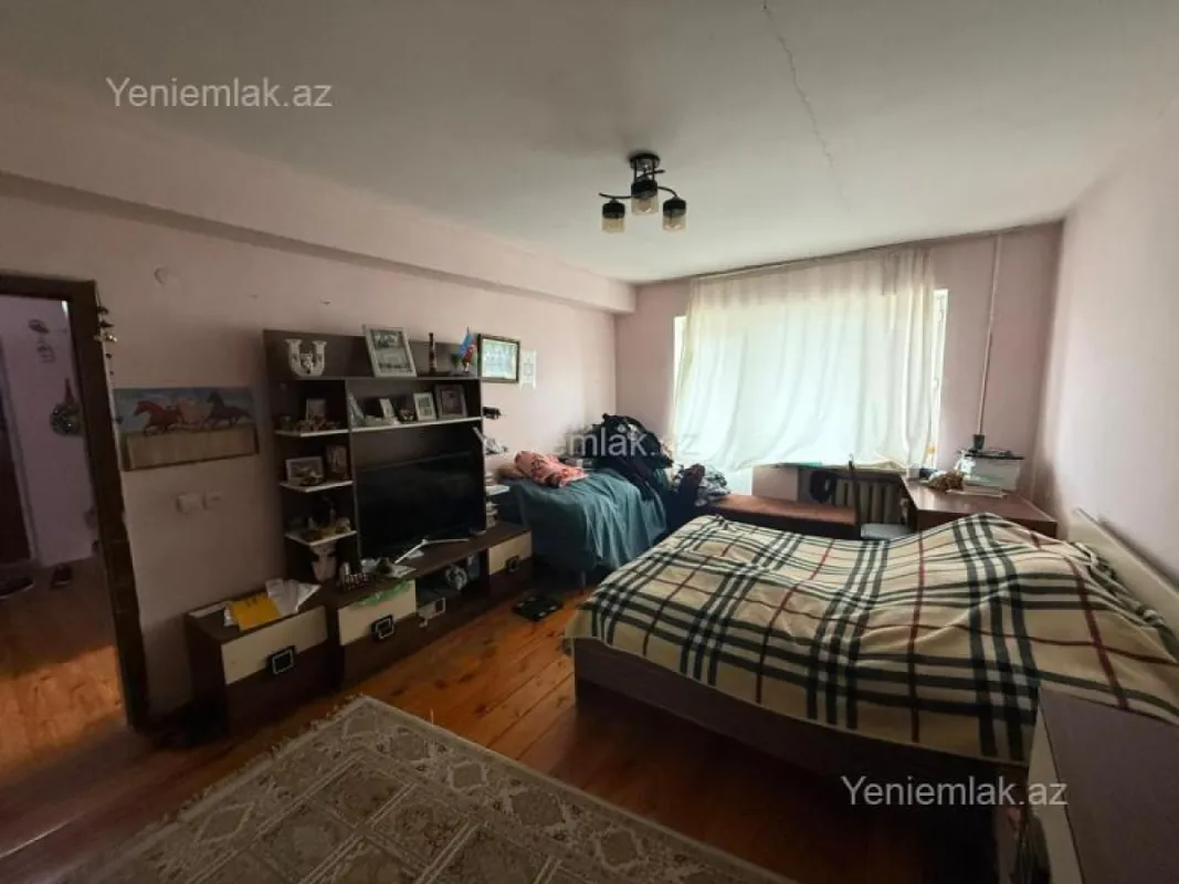 Satılır 3 otaqlı köhnə tikili 95 m²