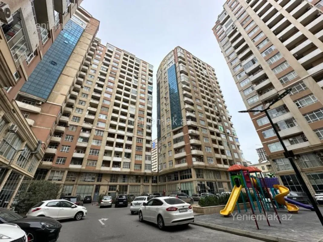 Satılır 3 otaqlı yeni tikili 90 m²