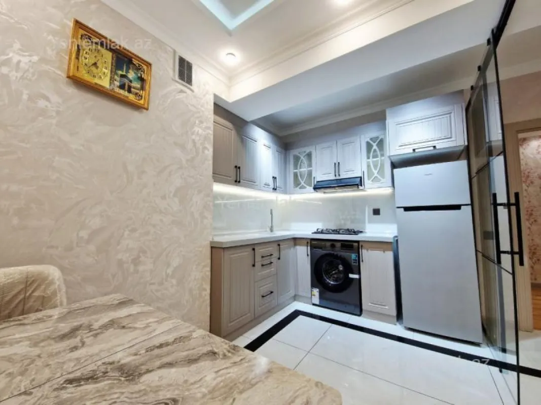 Satılır 3 otaqlı yeni tikili 74 m²
