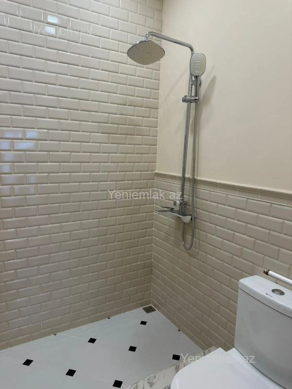 Satılır 4 otaqlı yeni tikili 190 m²