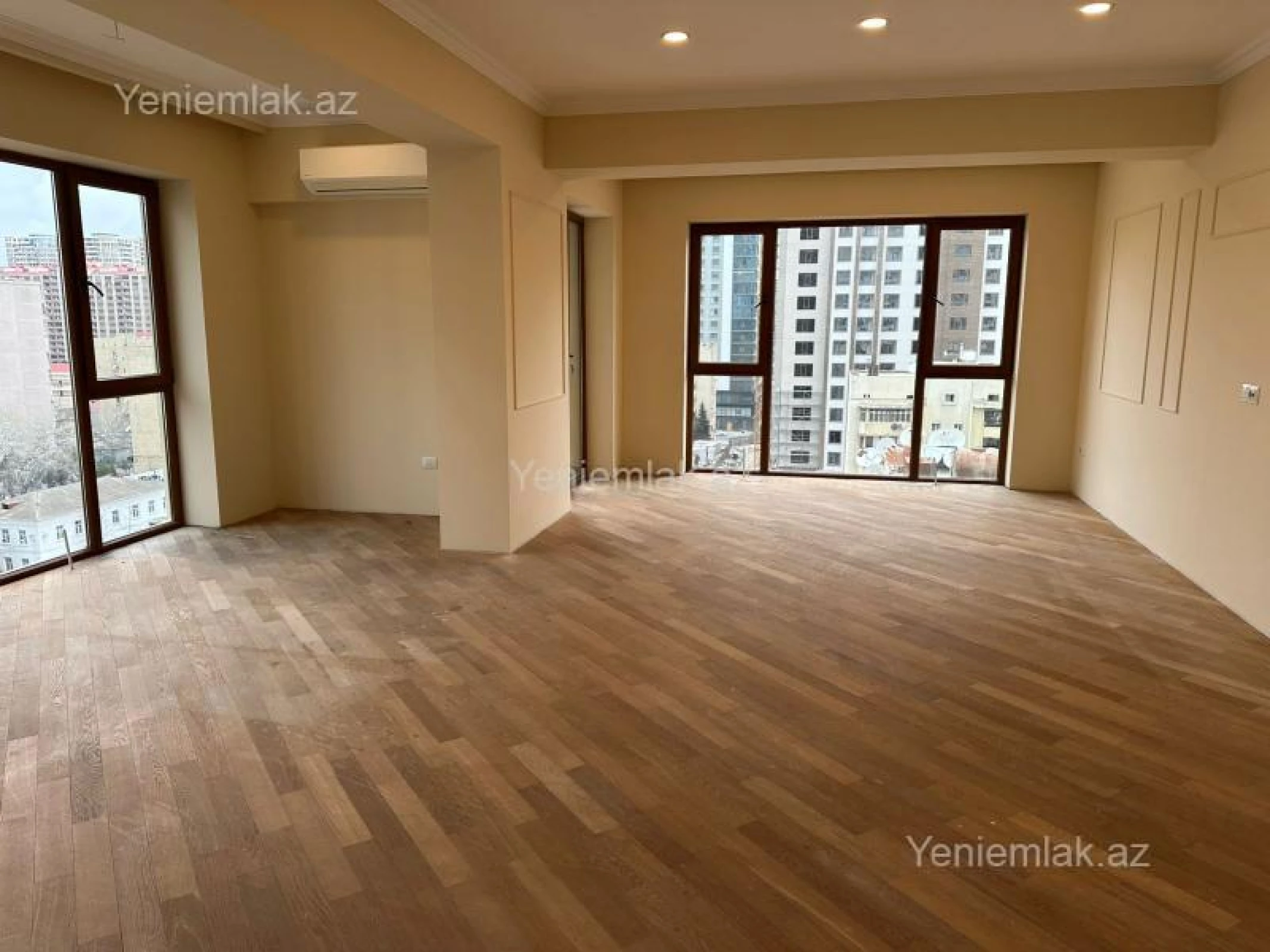 Satılır 4 otaqlı yeni tikili 190 m²