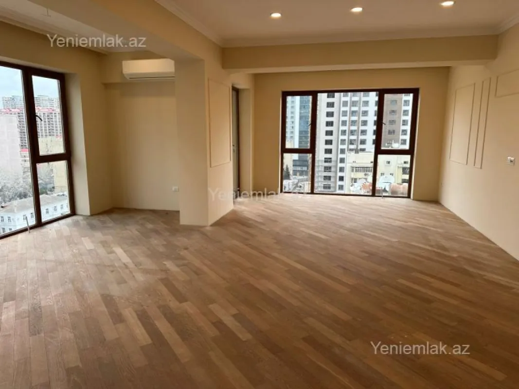 Satılır 4 otaqlı yeni tikili 190 m²